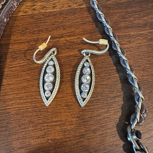 Chloe & Isabel - Wrap Bracelet & Earrings - Picture 3 of 4